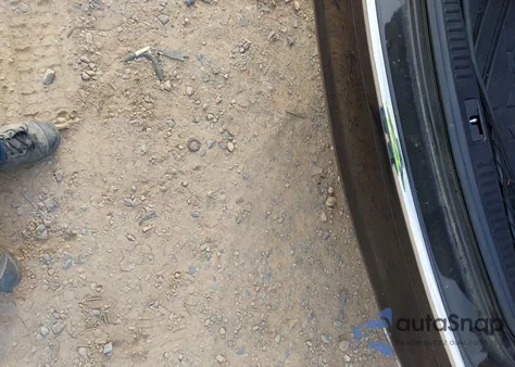 2014 Hyundai Genesis 3.8 z USA, uszkodzony, nr VIN KMHGC4DD2EU260177